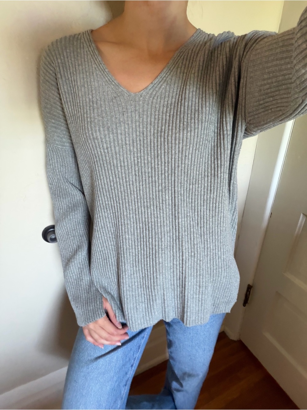 Abercrombie & Fitch grey ribbed, v-neck sweater size small.
